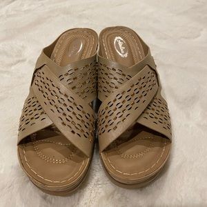 Atalina wedge sandals size 10